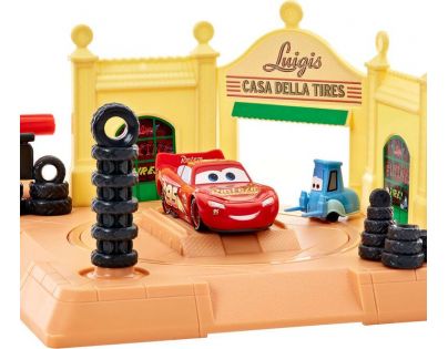 Mattel Cars action shifters herní set Luigiho obchod s pneumatikami