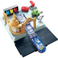 Mattel Cars action shifters herní set Ramonova lakovna 3