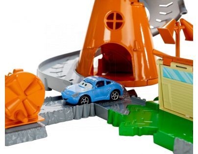 Mattel Cars Set Kardanová Lhota - Cozy Cone Spiral Rampway