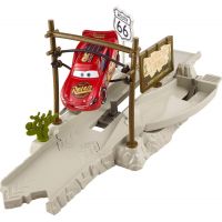 Mattel Cars Vystřelovač - Highway Hideout 3