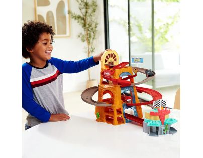 Mattel Cars Závodná dráha Kardanova Lhota