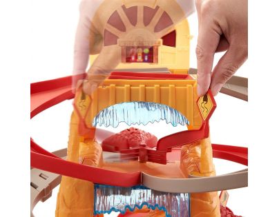 Mattel Cars Závodná dráha Kardanova Lhota