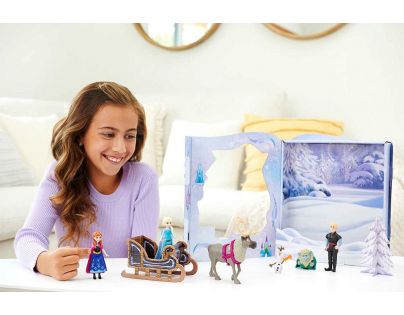 Mattel Frozen rozprávkový príbeh malej bábiky Anna a Elsa s kamarátmi