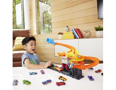 Mattel Hot Wheels City Hladná kobra útočí na pizzerku