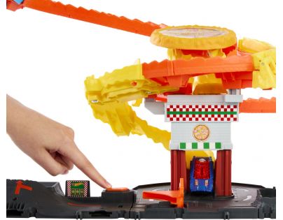 Mattel Hot Wheels City Hladná kobra útočí na pizzerku