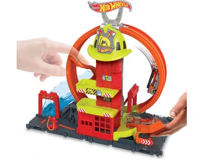 Mattel Hot Wheels City Super Hasičská stanica so slučkou