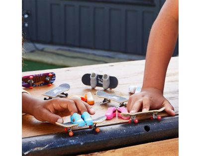 Mattel Hot Wheels fingerboard a boty 10,5 cm Twist Ripper