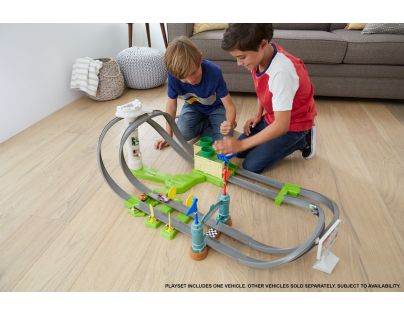 Mattel Hot Wheels Mario Kart dvojitý závodný okruh