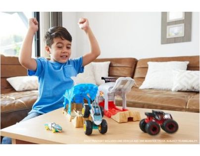 Mattel Hot Wheels monster trucks pretekárske herné set modrý