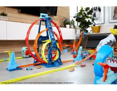 Mattel Hot Wheels track builder trojitá slučka