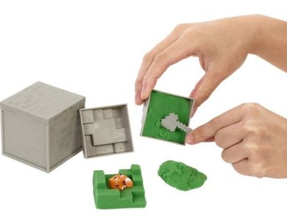Mattel Minecraft mini ťažba Sekera