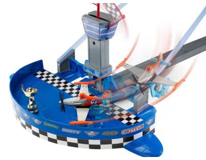 Mattel Y0996 - Planes Nebeská dráha