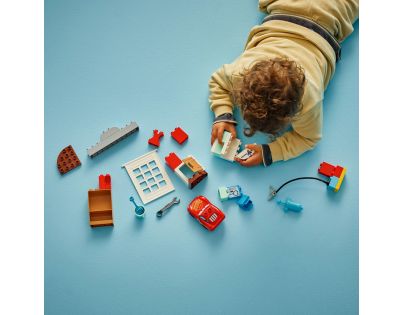 LEGO® DUPLO® Disney 10456 McQueen a návšteva v garáži doktora Hudsona
