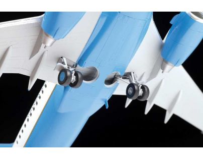 Model Kit lietadlo Boeing 737-700 C-40B 1: 144