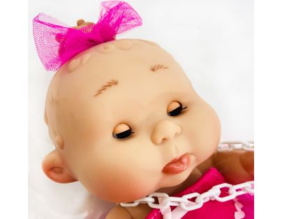 Nines Pepotes Bábika Žmurkajúci Plaváčik 26 cm