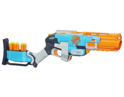 Hasbro Nerf Zombie pistole střílí 3 šipky najednou Sledgefire
