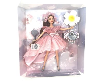 Bábika, ružové šaty 3