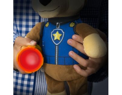 Spin Master Paw Patrol veľké uspávacie plyšové hračky Chase s baterkou