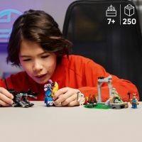 LEGO® Fortnite® 77075 Peely a Sparkplug a ich tábor 3