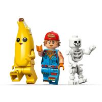 LEGO® Fortnite® 77075 Peely a Sparkplug a ich tábor 6