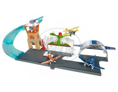 Mattel Y0995 - Planes letiště