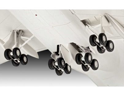 Revell Plastic ModelKit lietadlo Boeing 747-8F UPS 1: 144
