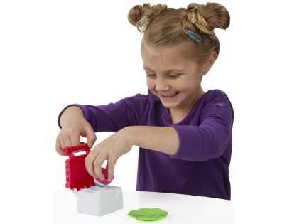 Hasbro PLAY-DOH Modelína párty dort set s troubou