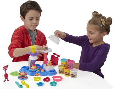 Hasbro PLAY-DOH Modelína párty dort set s troubou