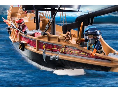 Playmobil 6678 Pirátská bitevní loď