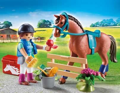 PLAYMOBIL® 70294 Darčekový set Jazdecká stajňa