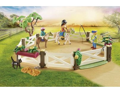PLAYMOBIL® 70995 Výučba jazdy na koni s konskými stajňami