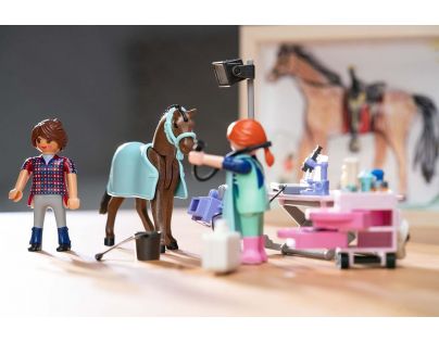 PLAYMOBIL® 71241 Veterinárka pre kone
