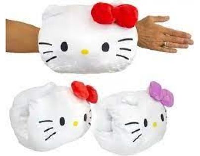 Plyšový vankúšik s otvorom na ruky Hello Kitty červená mašle