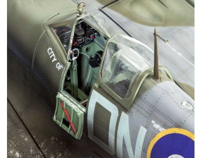 Revell Plastic ModelKit lietadlo Spitfire Mk.IXC 1 : 32