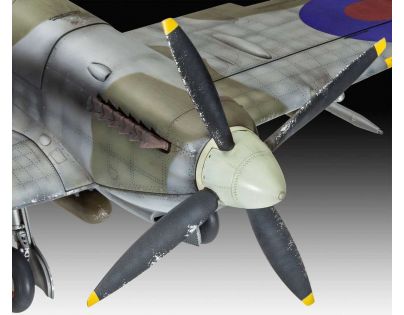 Revell Plastic ModelKit lietadlo Spitfire Mk.IXC 1 : 32
