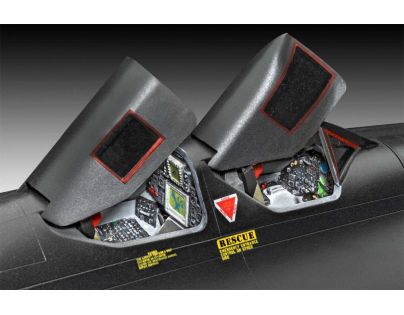 Revell Plastic ModelKit lietadlo Lockheed SR-71 A Blackbird 1 : 48