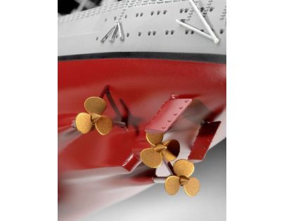 Revell Plastic ModelKit loď Battleship Bismarck 1: 350