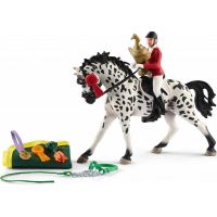 Schleich 41434 Knabstrupperská klisna s jezdkyní a turnajovým příslušenstvím 2