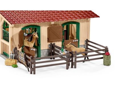 Schleich 42195 Stáj s koňmi a příslušenstvím - Poškozený obal