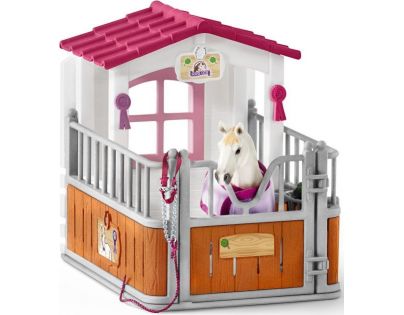Schleich 42368 Stajňa s kobylou Lusitano
