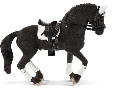 Schleich 42457 Turnajový žrebec frízskeho koňa