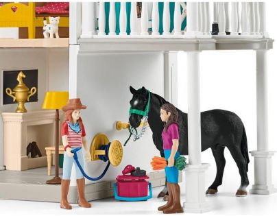 Schleich Veľký dom so stajňou príslušenstvom a kĺbovými figúrkami