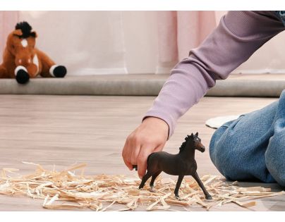Schleich Zvieratko - kobyla anglického plnokrvníka