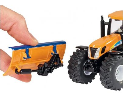 Siku Super Traktor s prednou radlicou a sypačom soli 1:50