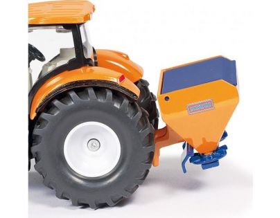 Siku Super Traktor s prednou radlicou a sypačom soli 1:50