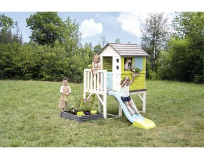 Smoby Domček na pilieroch so štvorcovým pieskoviskom a šmýkačkou 150 cm
