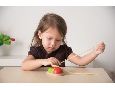 Plan Toys Šnurovacia topánka