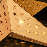 Solight LED drevená vianočná hviezda, závesná, časovač, 65cm, 20x LED, 2x AA 5