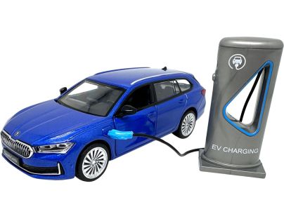 Sparkys 1:35 Škoda Superb IV Combi modrá + nabíjacia stanica