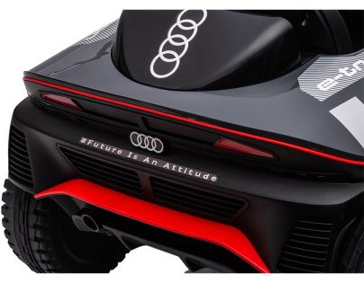 Sparkys Detské elektrické auto Audi RS Q E-TRON + diaľkový ovládač